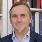 Dr. Winfried Bader